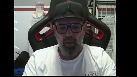 Snapshot of womenizzeer chatting on 22, 6, 2026 Adam online show from 22, 6, 2026