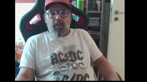 Snapshot of womenizzeer chatting on 12, 7, 2026 Adam online show from 12, 7, 2026