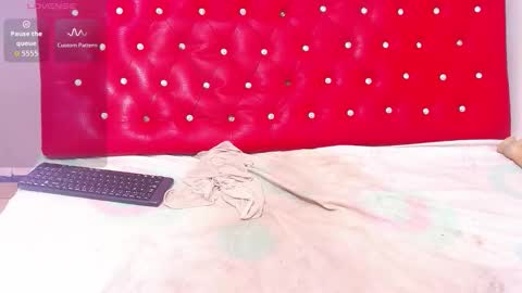   online show from 26, 10, 2025