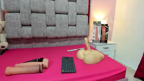 wonderkloe_ online show from 14, 12, 2025