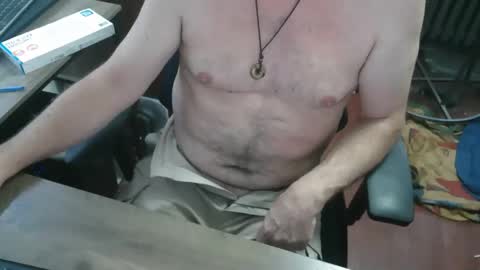 Snapshot of woodworker6473 chatting on 6, 6, 2026 woodworker6473 online show from 6, 6, 2026
