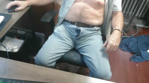 Snapshot of woodworker6473 chatting on 24, 6, 2026 woodworker6473 online show from 24, 6, 2026