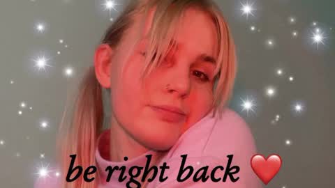 Snapshot of worldofllove chatting on 1, 1, 2025 Arnika and Simon online show from 1, 1, 2025