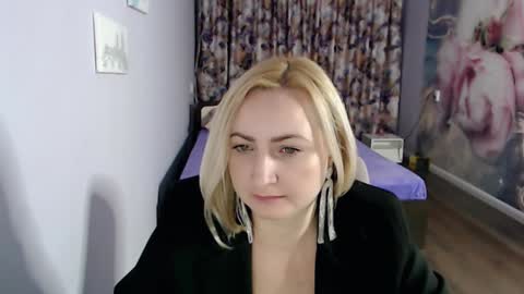 Snapshot of wow_co chatting on 9, 12, 2024 wow_co online show from 9, 12, 2024