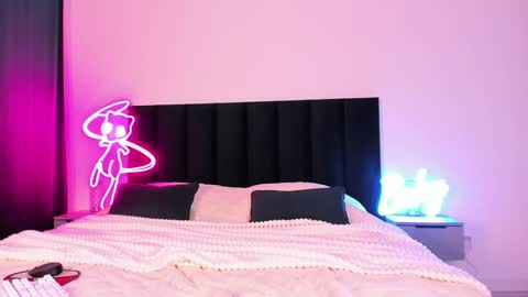 Emi online show from 5, 12, 2024