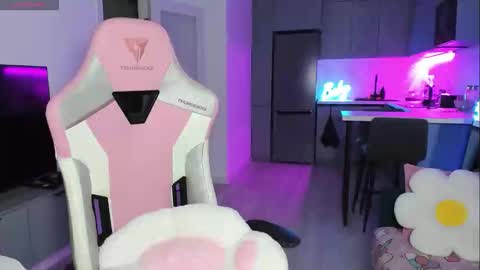 Emi online show from 9, 9, 2025