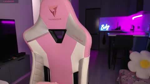 Emi online show from 27, 10, 2025