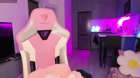 Emi online show from 30, 10, 2025