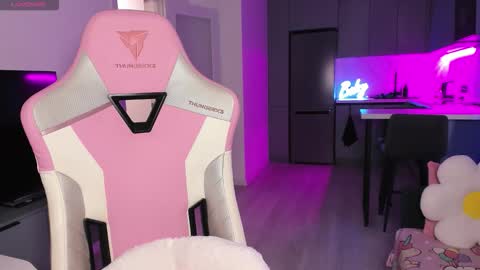 Emi online show from 23, 11, 2025