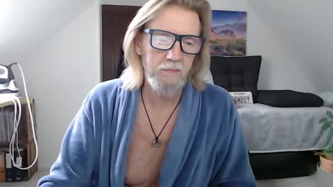 WyattEarp64 online show from 18, 12, 2024