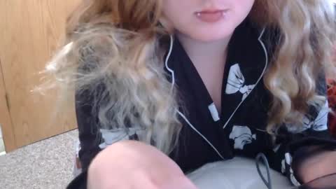 x2kayx2 online show from 5, 5, 2026