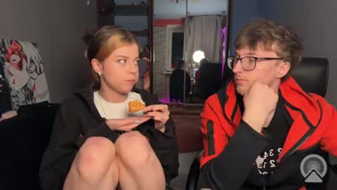 Philipp and Este online show from 10, 4, 2026