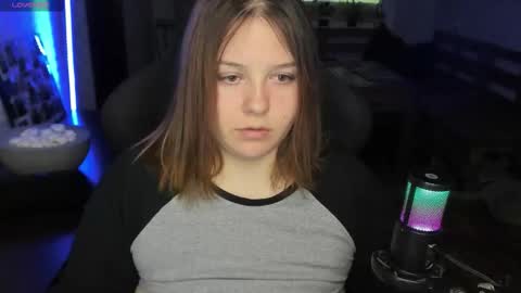 LOVE NERDS ONLY online show from 18, 9, 2025