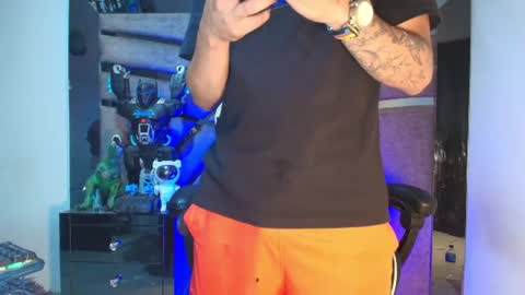 Snapshot of xanderstone00 chatting on 11, 7, 2026 Xanderstone online show from 11, 7, 2026