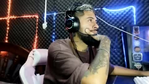 xandres2016 online show from 10, 4, 2026