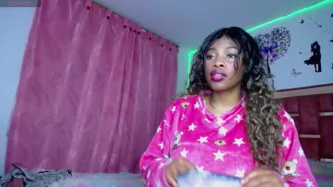 Snapshot of xayunrin chatting on 22, 10, 2025 xayu online show from 22, 10, 2025