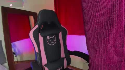 Snapshot of xemily_hardy chatting on 20, 10, 2025 Kanae. online show from 20, 10, 2025