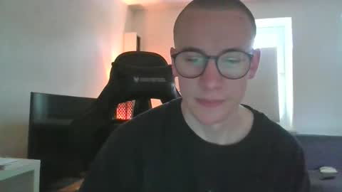 Snapshot of xhenno chatting on 28, 3, 2026 xhenno online show from 28, 3, 2026