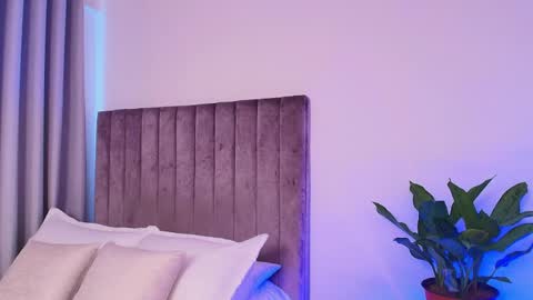 XIMENA LOPEZ online show from 7, 4, 2026