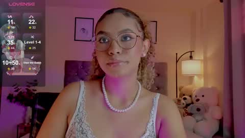 Snapshot of ximena_sotto1 chatting on 26, 2, 2026 camila online show from 26, 2, 2026