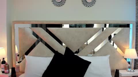 Xime  online show from 13, 4, 2026