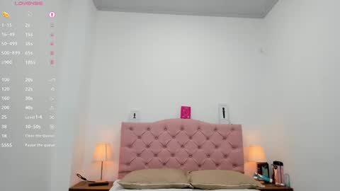 Snapshot of xiomy_gomez chatting on 18, 10, 2025 Xiomy online show from 18, 10, 2025