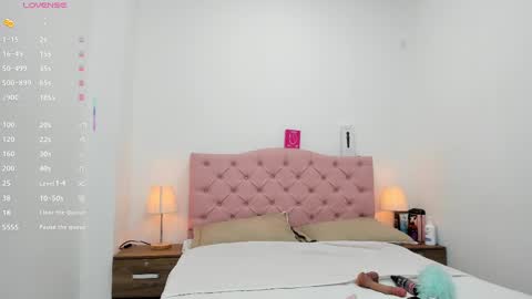 Snapshot of xiomy_gomez chatting on 19, 10, 2025 Xiomy online show from 19, 10, 2025