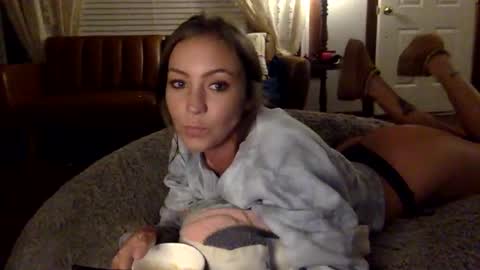 xLacyy online show from 21, 10, 2025