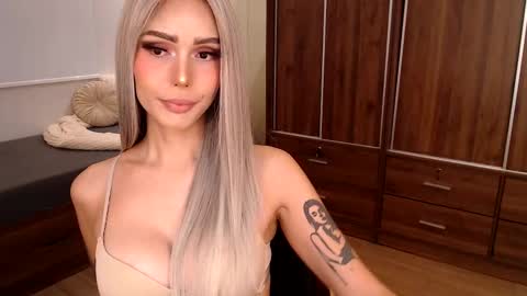 Natasha Rodriquez online show from 4, 3, 2025