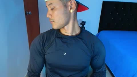 Snapshot of xlatin21 chatting on 2, 11, 2025 xlatin21 online show from 2, 11, 2025