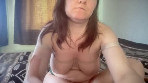 Snapshot of xlunasexyx chatting on 5, 4, 2026 Luna online show from 5, 4, 2026