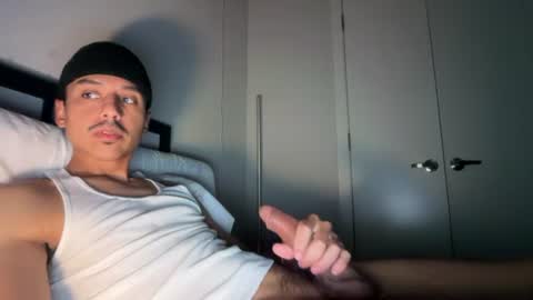 Snapshot of xmomentumx chatting on 9, 7, 2026 xmomentumx online show from 9, 7, 2026