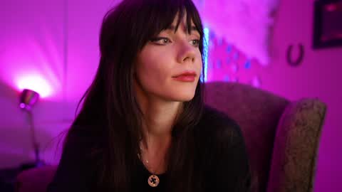 Bella Bondai online show from 15, 1, 2025