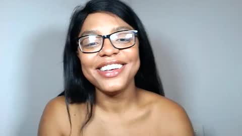 Xoee Winters online show from 16, 12, 2025