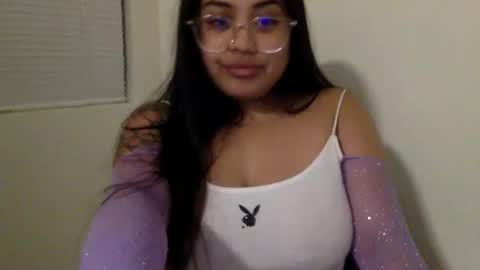 Snapshot of xravemommydezzx chatting on 4, 3, 2025 Desiree online show from 4, 3, 2025