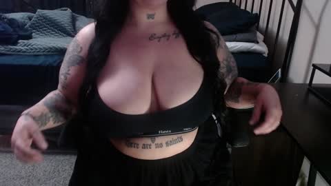 xorileyschembri online show from 13, 1, 2025