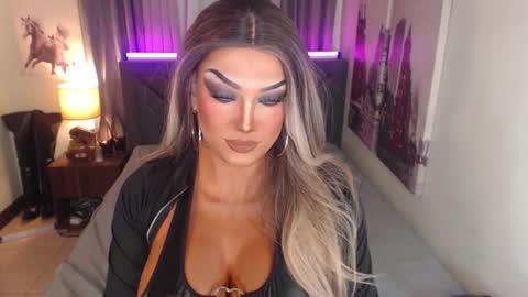 Snapshot of xshadowseductressmitchx chatting on 3, 3, 2025 Cattaleya online show from 3, 3, 2025