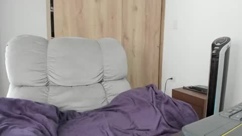 Hellen Sofia instagram hellen5546 online show from 10, 4, 2026