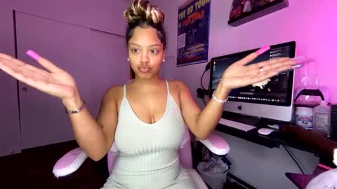 xStarGazingx online show from 15, 9, 2025