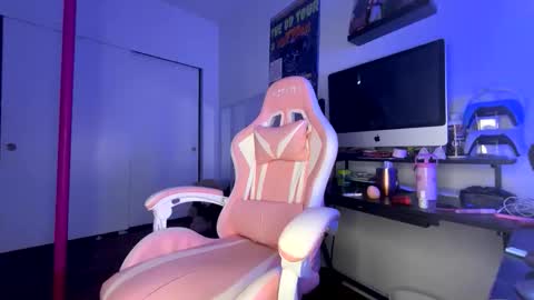 xStarGazingx online show from 13, 2, 2026