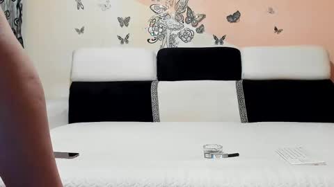 xveryhotcouple online show from 19, 2, 2025