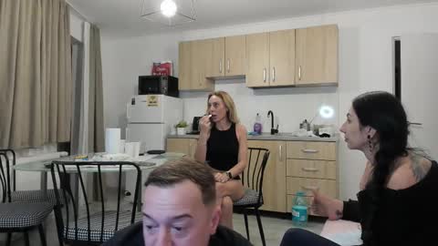 xveryhotcouple online show from 3, 11, 2025