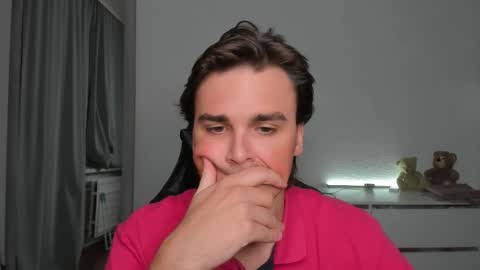 Snapshot of xx_raul_xx_ chatting on 20, 10, 2025 raul online show from 20, 10, 2025