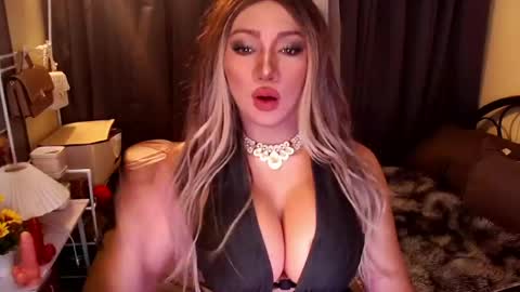 Snapshot of xxcinddyxx chatting on 8, 5, 2026 cinddy online show from 8, 5, 2026