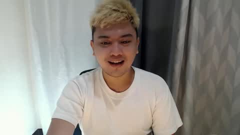 Snapshot of xxhotloyd_cummerx chatting on 1, 2, 2026 Loyd online show from 1, 2, 2026