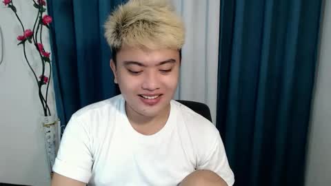 Snapshot of xxhotloyd_cummerx chatting on 20, 2, 2026 Loyd online show from 20, 2, 2026