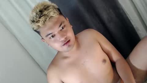 Snapshot of xxhotloyd_cummerx chatting on 3, 3, 2026 Loyd online show from 3, 3, 2026