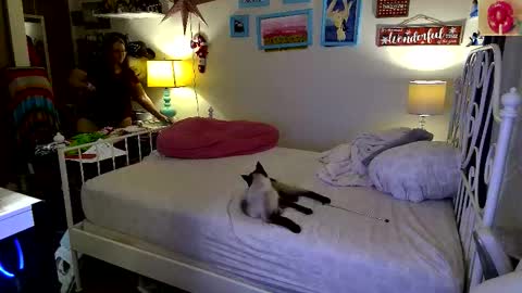 Strawberry Jane online show from 23, 11, 2025