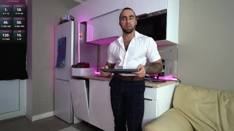     online show from 28, 2, 2025