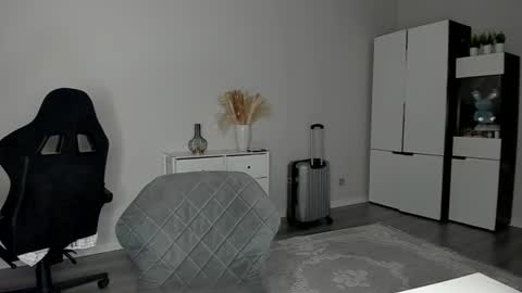 xxx_leila online show from 4, 7, 2026